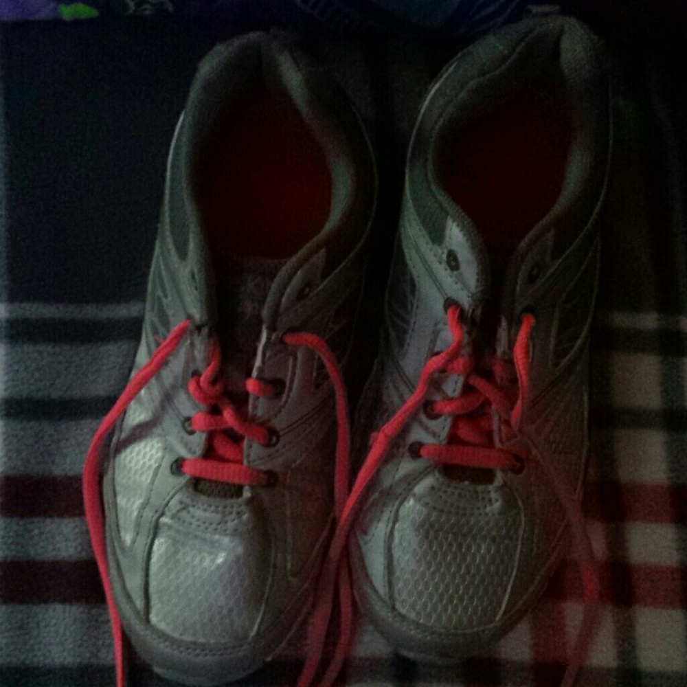 Danskin Shoes for girls